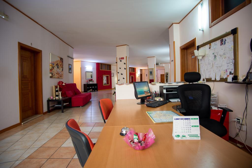Hotel Residence Lupiae Lecce Buitenkant foto