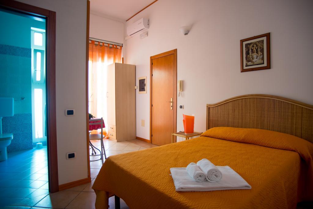 Hotel Residence Lupiae Lecce Buitenkant foto