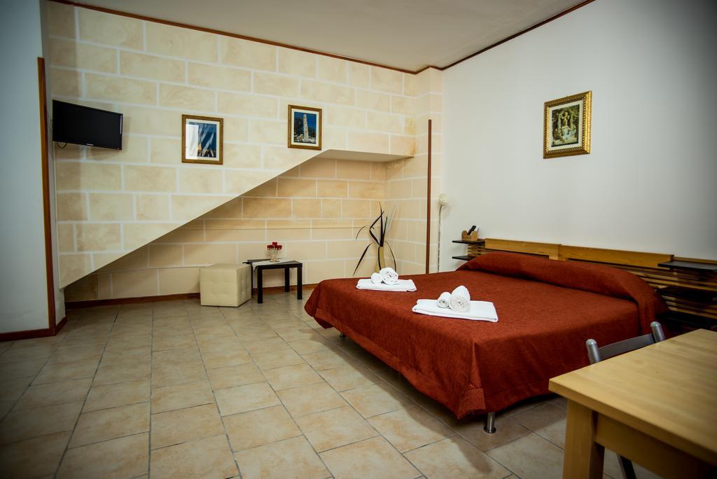 Hotel Residence Lupiae Lecce Buitenkant foto