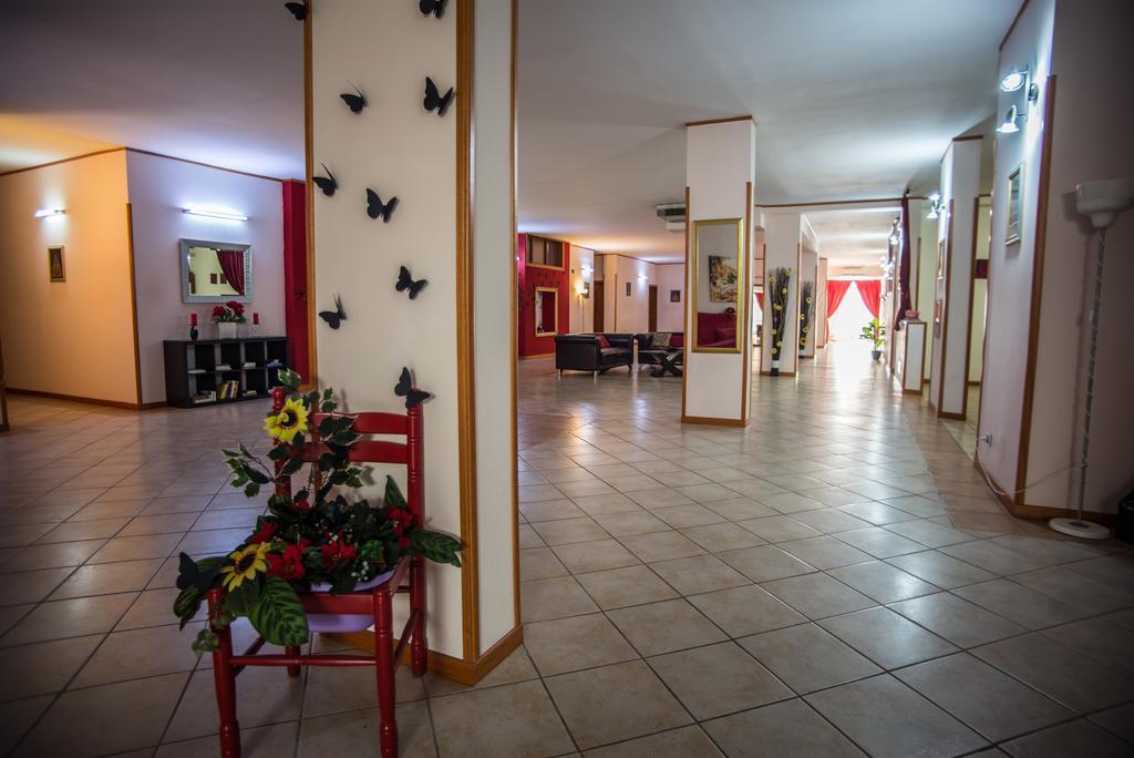 Hotel Residence Lupiae Lecce Buitenkant foto